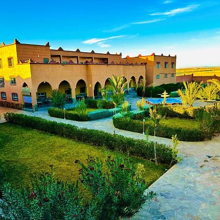 エルフード Complexe L'Oasis Bed & Breakfast エクステリア 写真