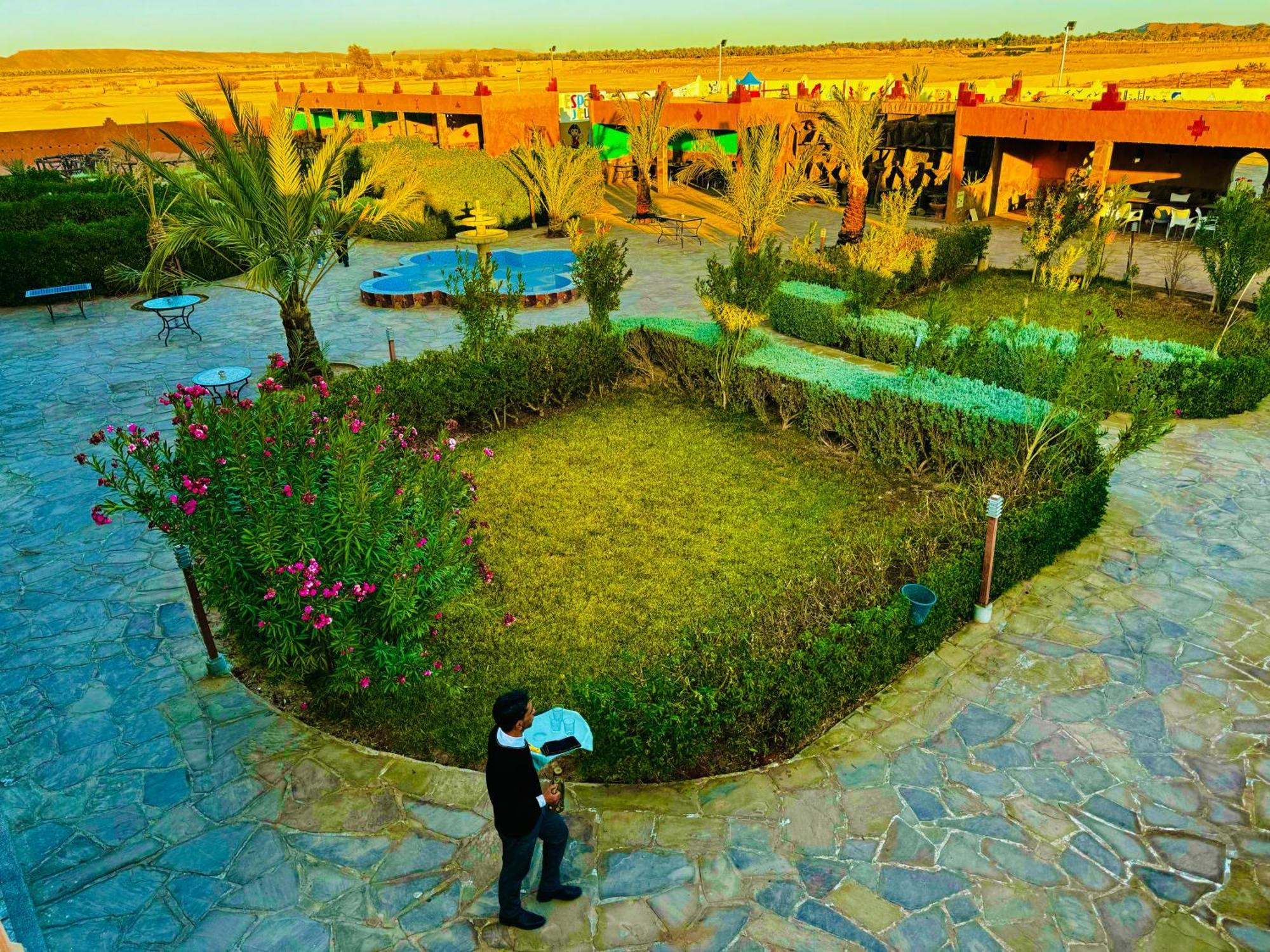 エルフード Complexe L'Oasis Bed & Breakfast エクステリア 写真