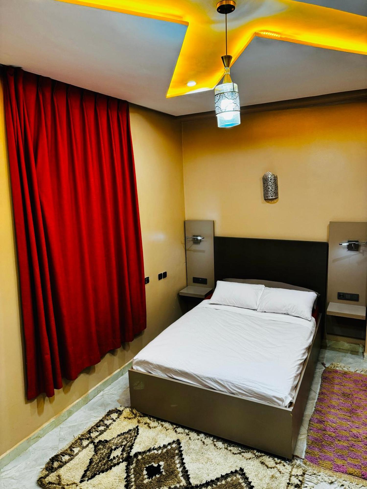 エルフード Complexe L'Oasis Bed & Breakfast エクステリア 写真