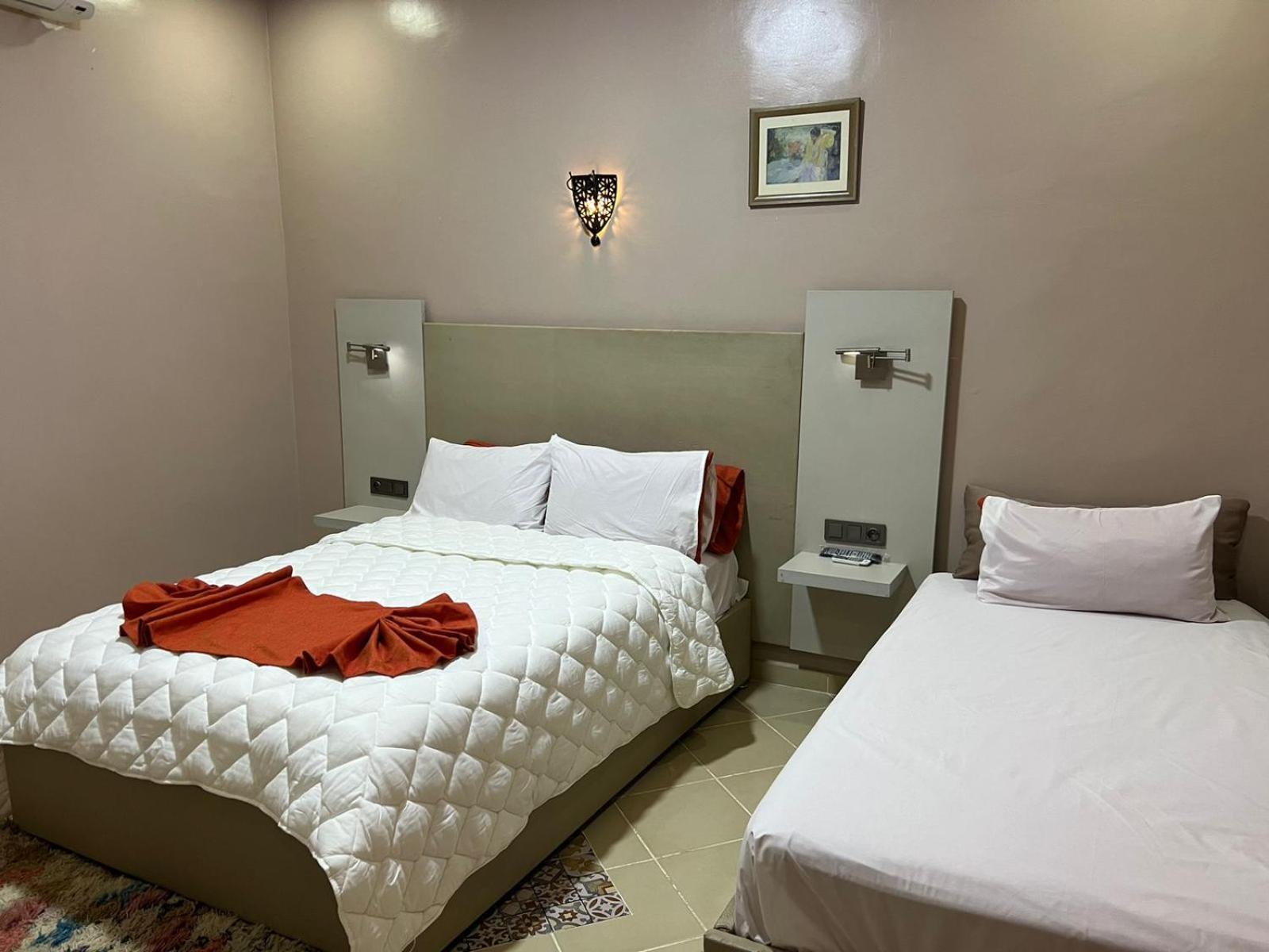 エルフード Complexe L'Oasis Bed & Breakfast エクステリア 写真
