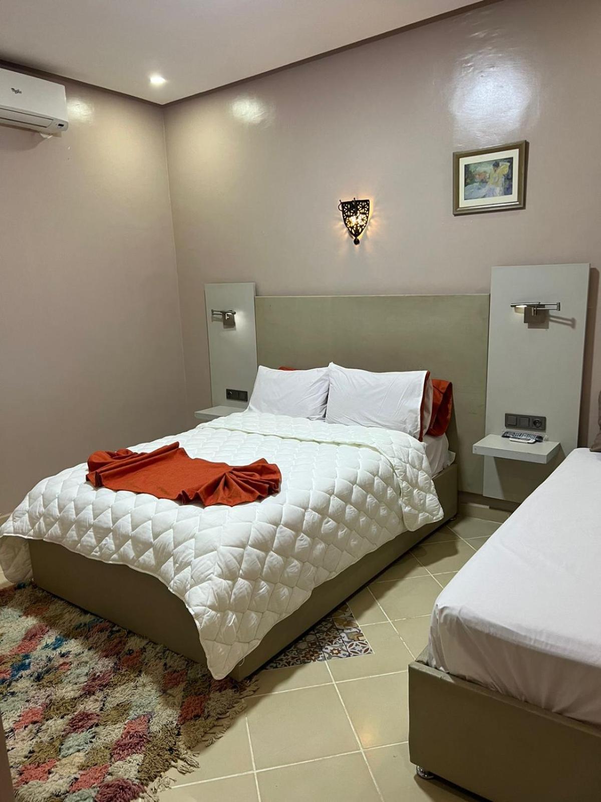 エルフード Complexe L'Oasis Bed & Breakfast エクステリア 写真