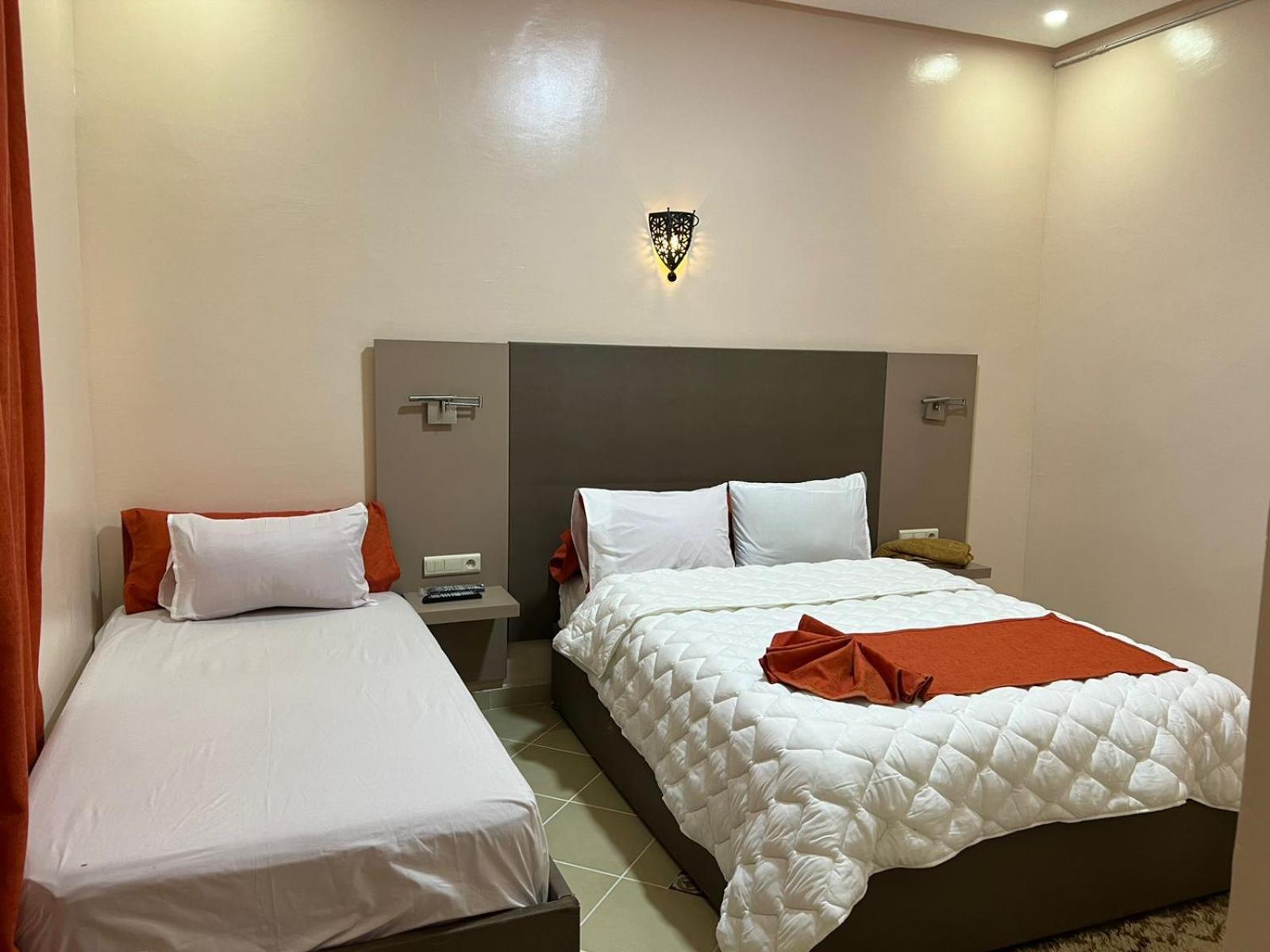 エルフード Complexe L'Oasis Bed & Breakfast エクステリア 写真