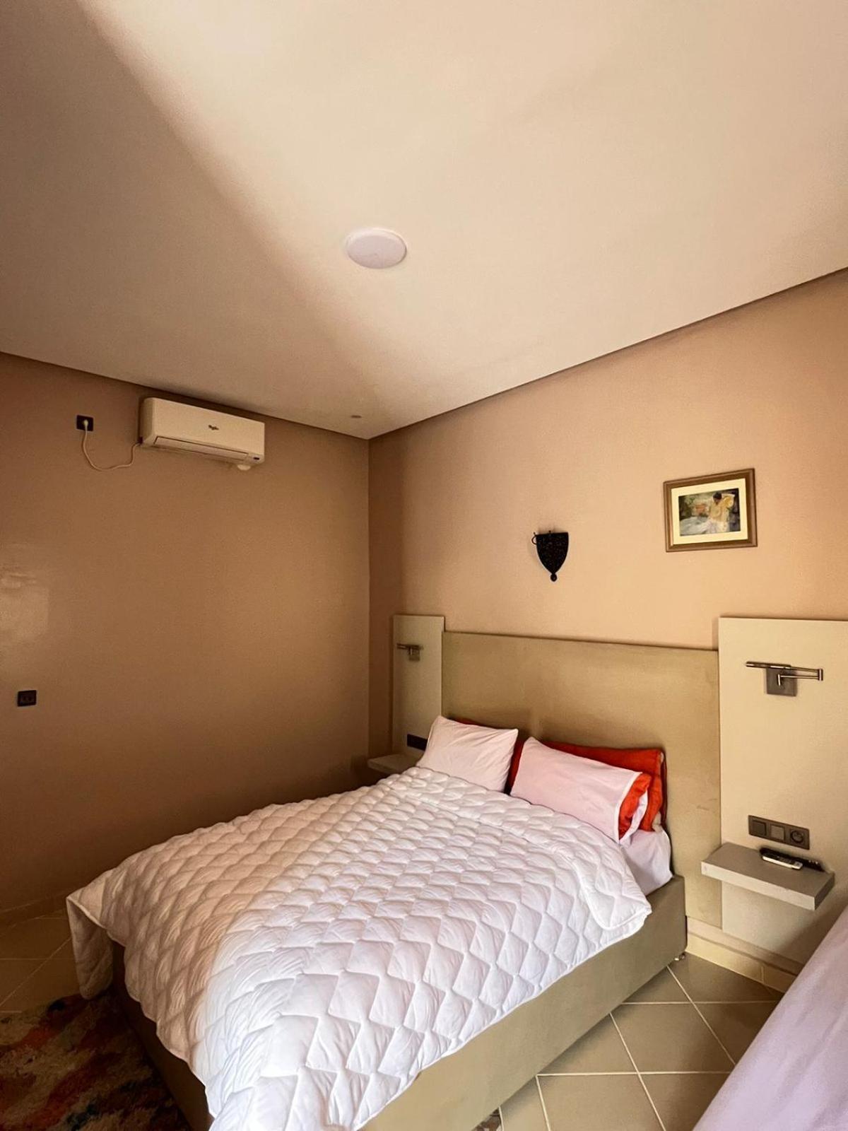 エルフード Complexe L'Oasis Bed & Breakfast エクステリア 写真