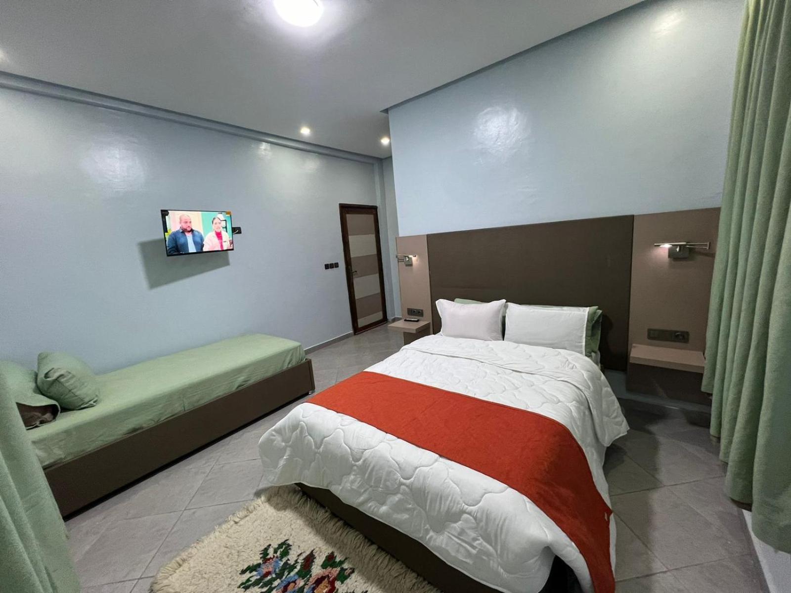 エルフード Complexe L'Oasis Bed & Breakfast エクステリア 写真