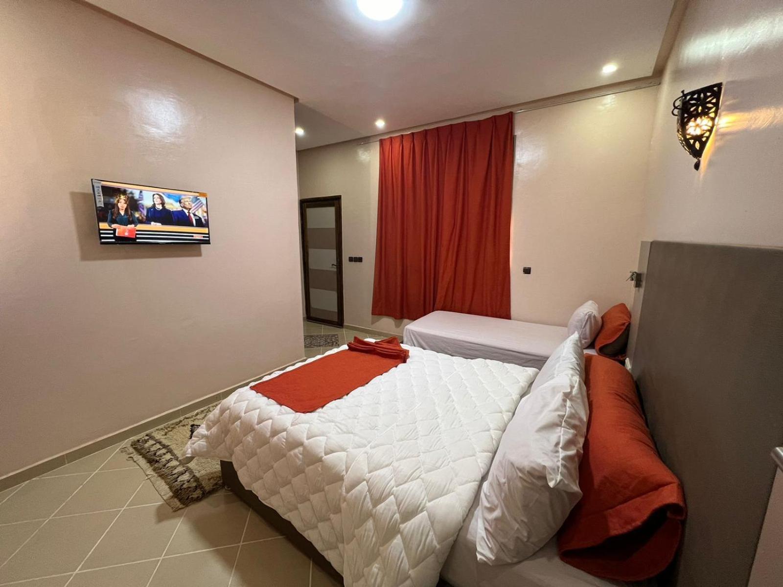 エルフード Complexe L'Oasis Bed & Breakfast エクステリア 写真